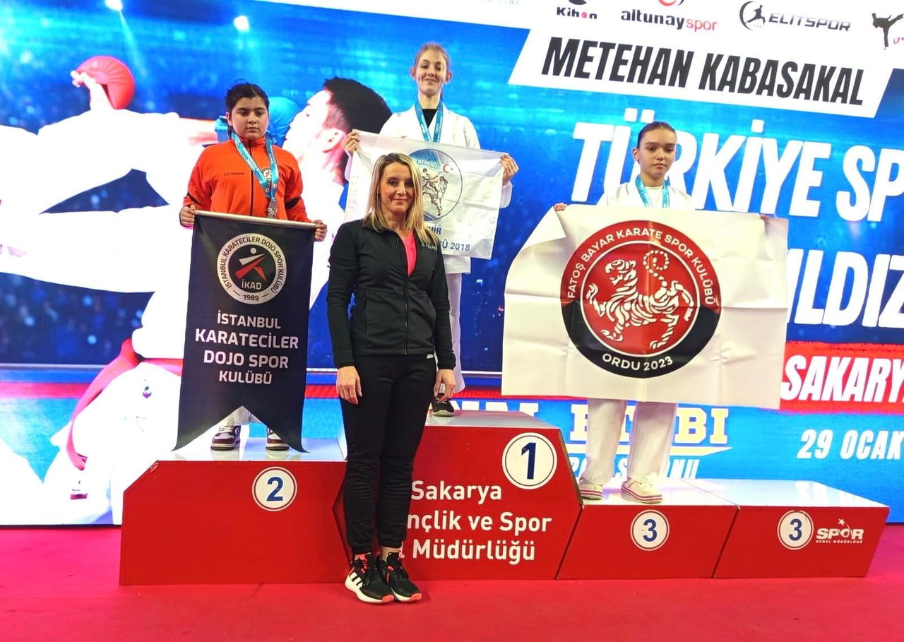 SAKARYA’DA DÜZENLENEN SPOR TOTO YILDIZLAR LİGİ KARATE ŞAMPİYONASI’NDA MÜCADELE EDEN ESKİŞEHİRLİ...