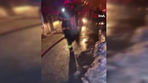 Sivas’ta 2 katlı evde çıkan yangında 26 kedi telef oldu