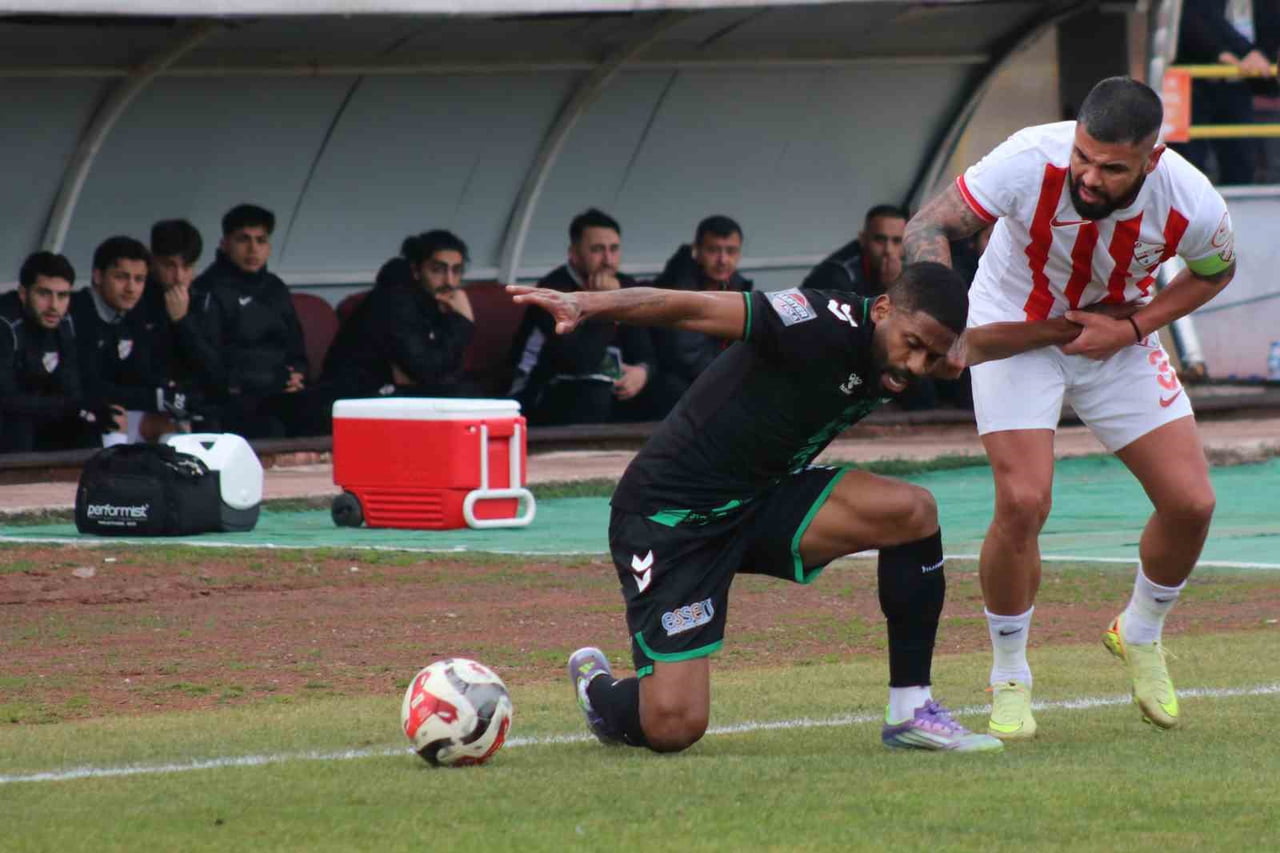 TRENDYOL 1.LİG'İN 23.HAFTASINDA BOLUSPOR SAHASINDA AĞIRLADIĞI SAKARYASPOR'U 2-0'LIK SKORLA MAĞLUP...