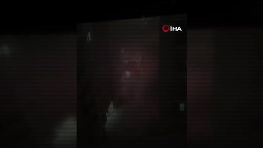 Zeytinburnu'nda bir sitenin otoparkında yangın