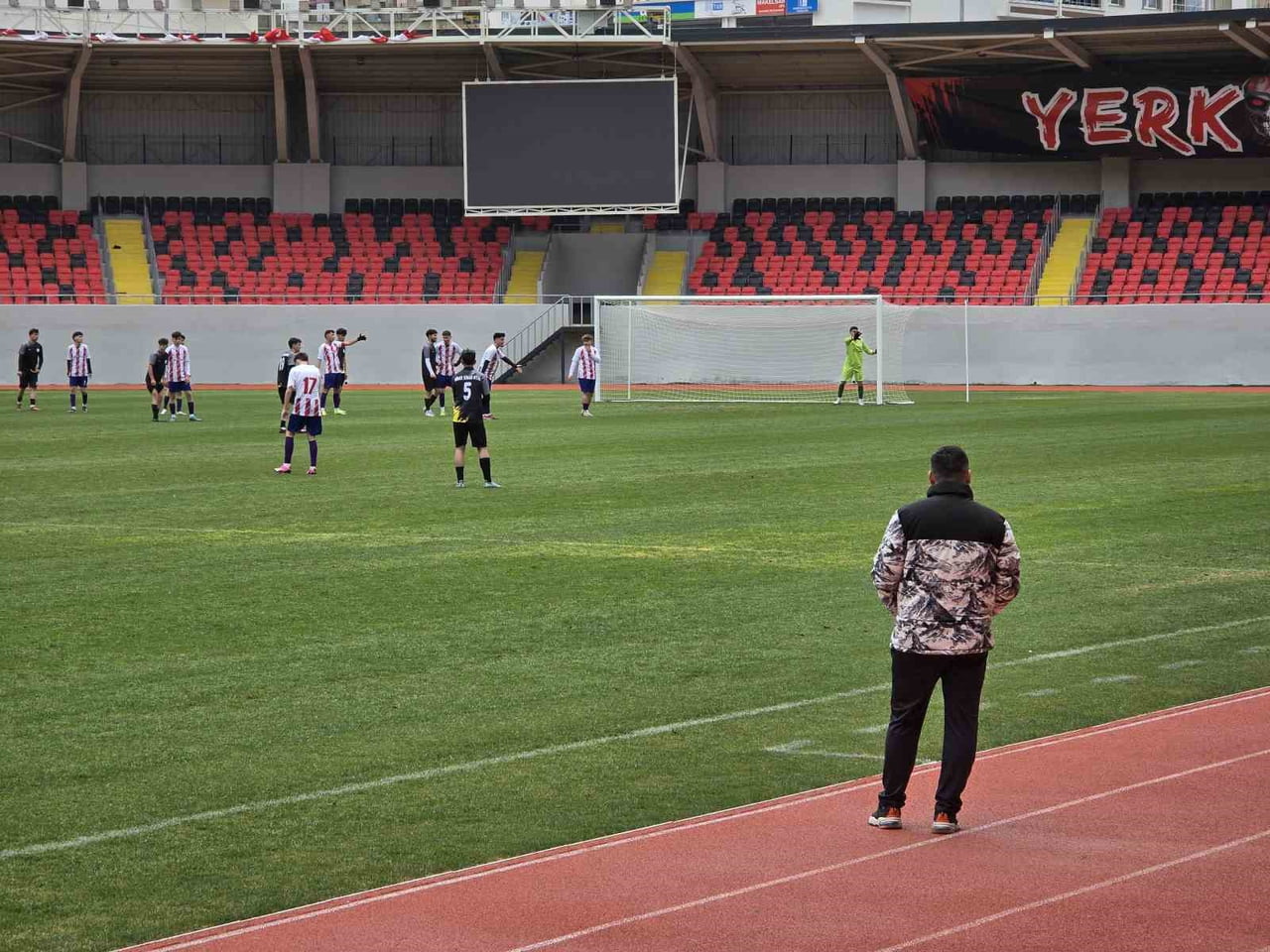 2025-2026 EĞİTİM VE ÖĞRETİM YILI OKUL SPOR FAALİYETLERİ FUTBOL GENÇLER E/K GRUP YARIŞMALARI...