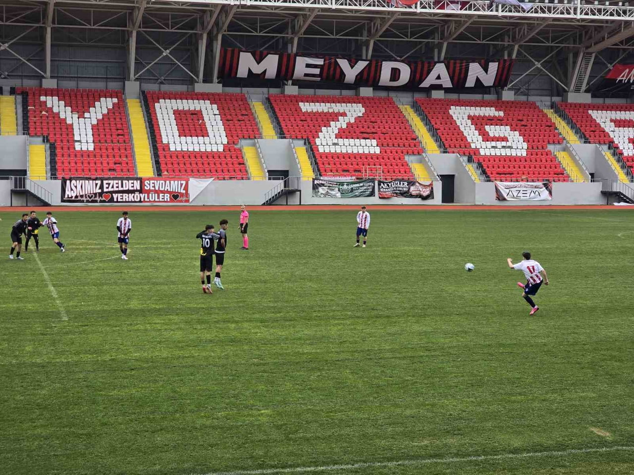 2025-2026 EĞİTİM VE ÖĞRETİM YILI OKUL SPOR FAALİYETLERİ FUTBOL GENÇLER E/K GRUP YARIŞMALARI...