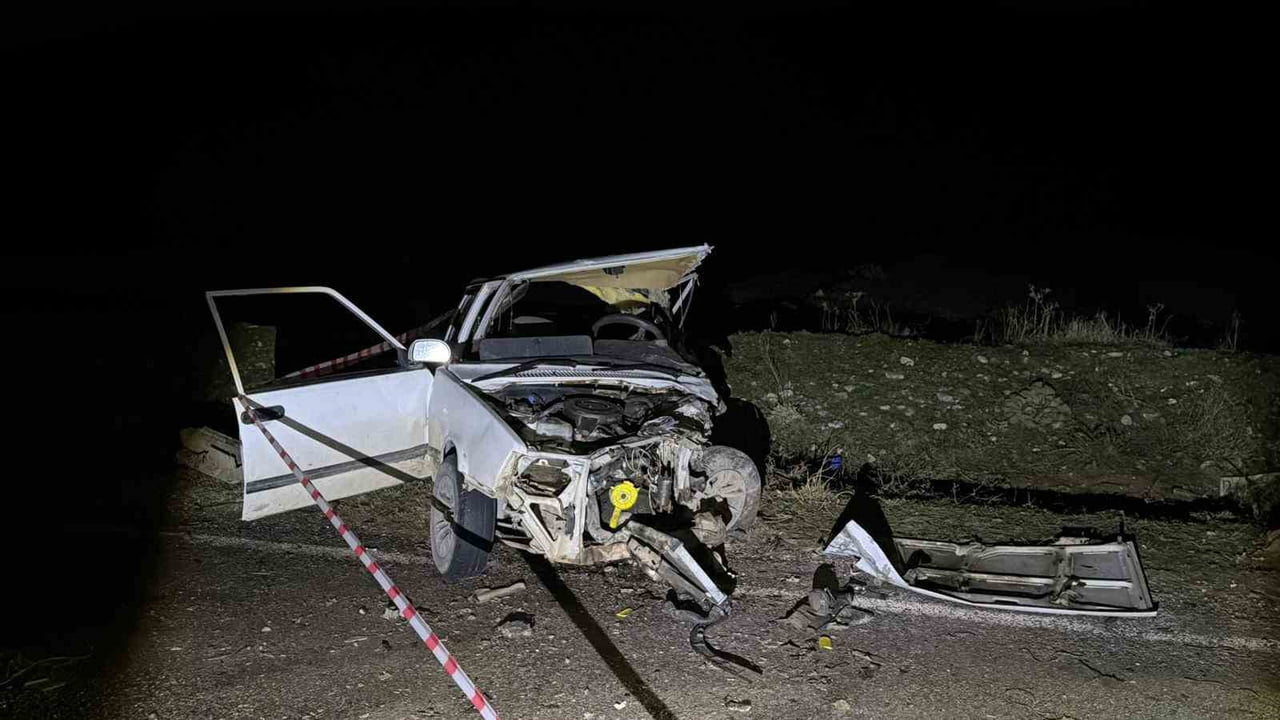 AFYONKARAHİSAR’DA İKİ OTOMOBİLİN ÇARPIŞMASI SONUCU YAŞANAN TRAFİK KAZASINDA 1 KİŞİ ÖLDÜ, BİR KİŞİ...