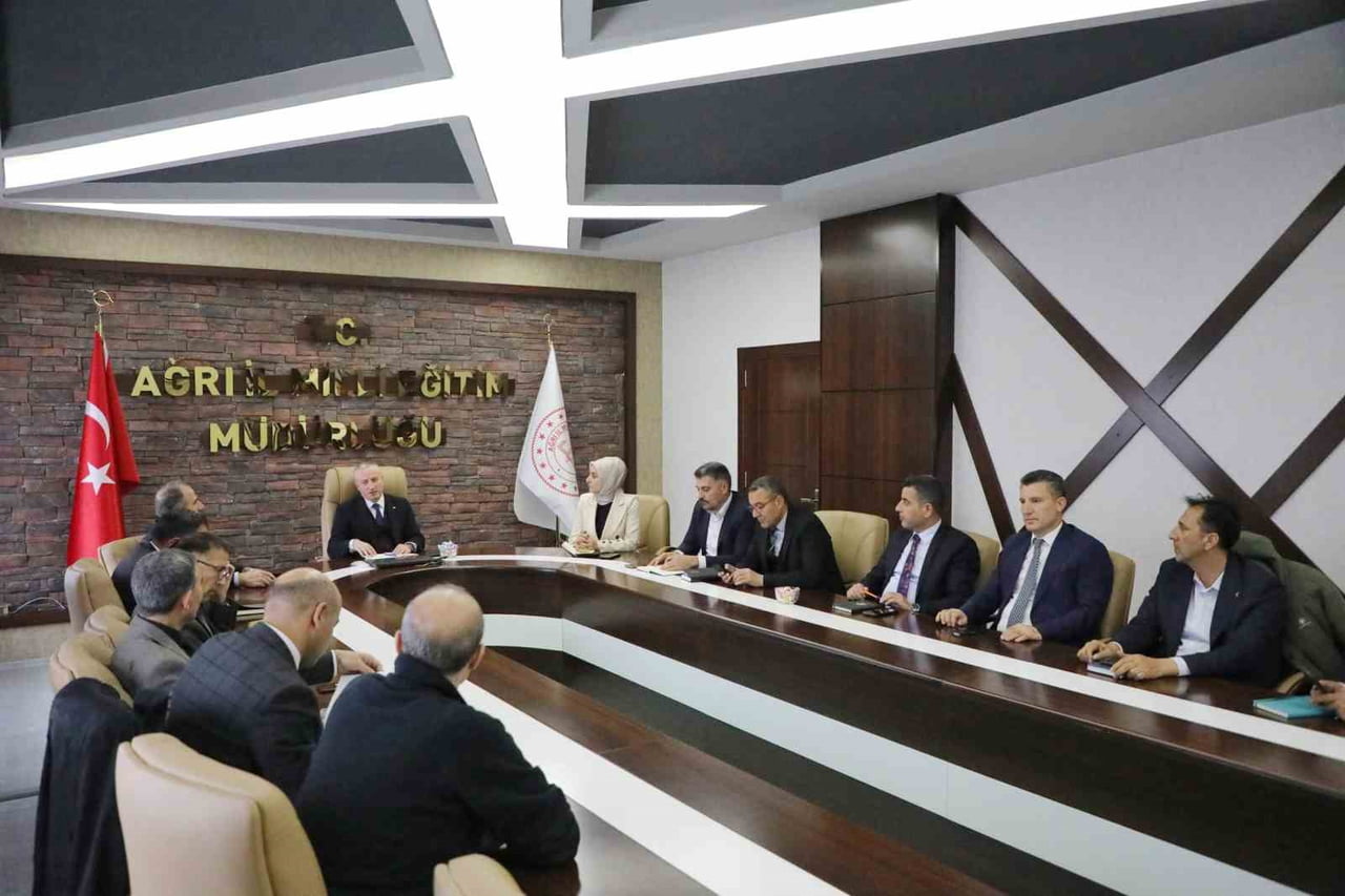 AĞRI İL MİLLİ EĞİTİM MÜDÜRÜ HASAN KÖKREK BAŞKANLIĞINDA, İL GENELİNDE YÜRÜTÜLEN PROJELER VE EĞİTİM...