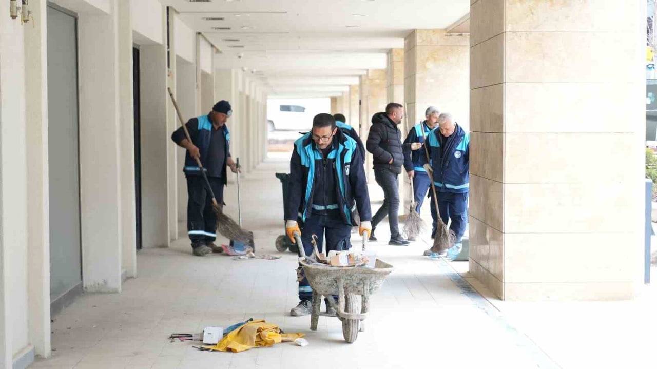 AKPINAR ÇARŞISI'NDA TEMİZLİK ÇALIŞMALARI BAŞLADI