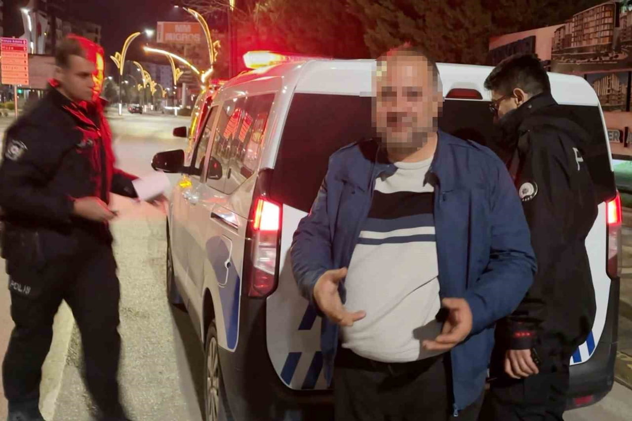 AKSARAY’DA DİREKSİYON BAŞINDA ALKOLLÜ OLARAK UYGULAMAYA TAKILAN SÜRÜCÜNÜN 1.16 PROMİL ALKOLLÜ...