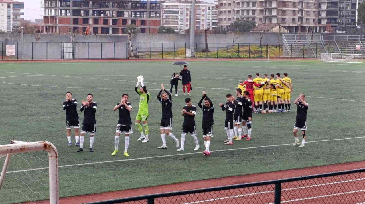 ALAŞEHİR BELEDİYESPOR, BÖLGESEL AMATÖR LİG’E YÜKSELME GRUBUNDAKİ İLK MAÇINDA SAHASINDA SOMA 301...