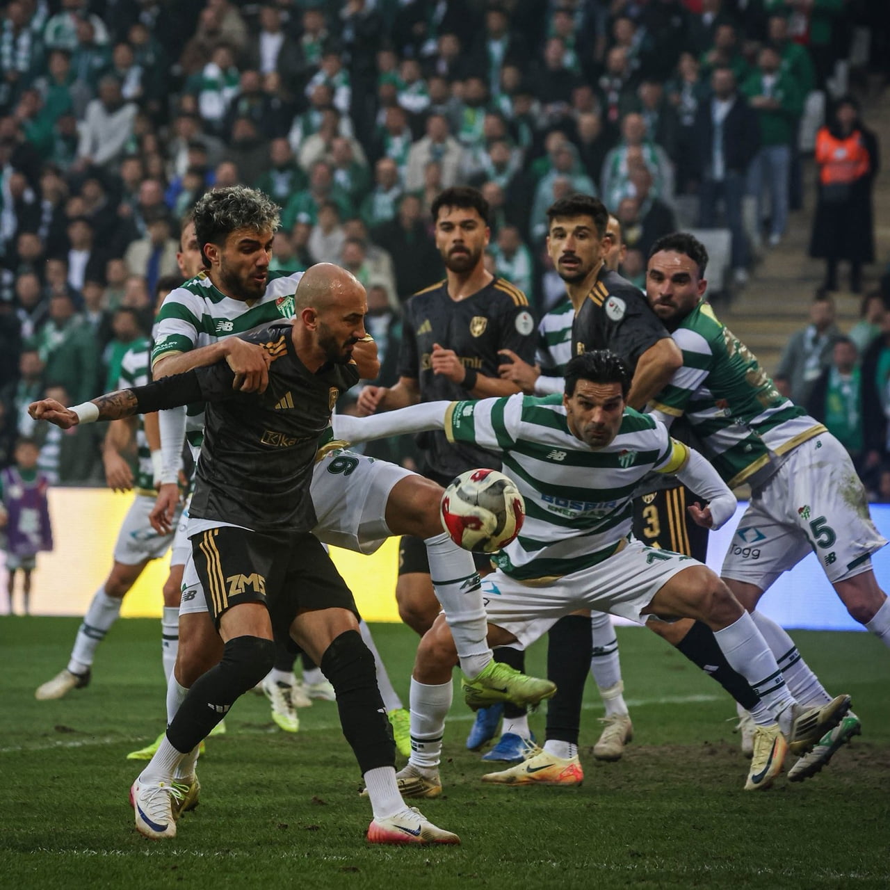 ALİAĞA FK, HAFTA SONU OYNANAN MAÇTA ISPARTA 32 SPOR’A 5-1 YENİLEREK, 6 YIL ARADAN SONRA İÇ SAHADA...