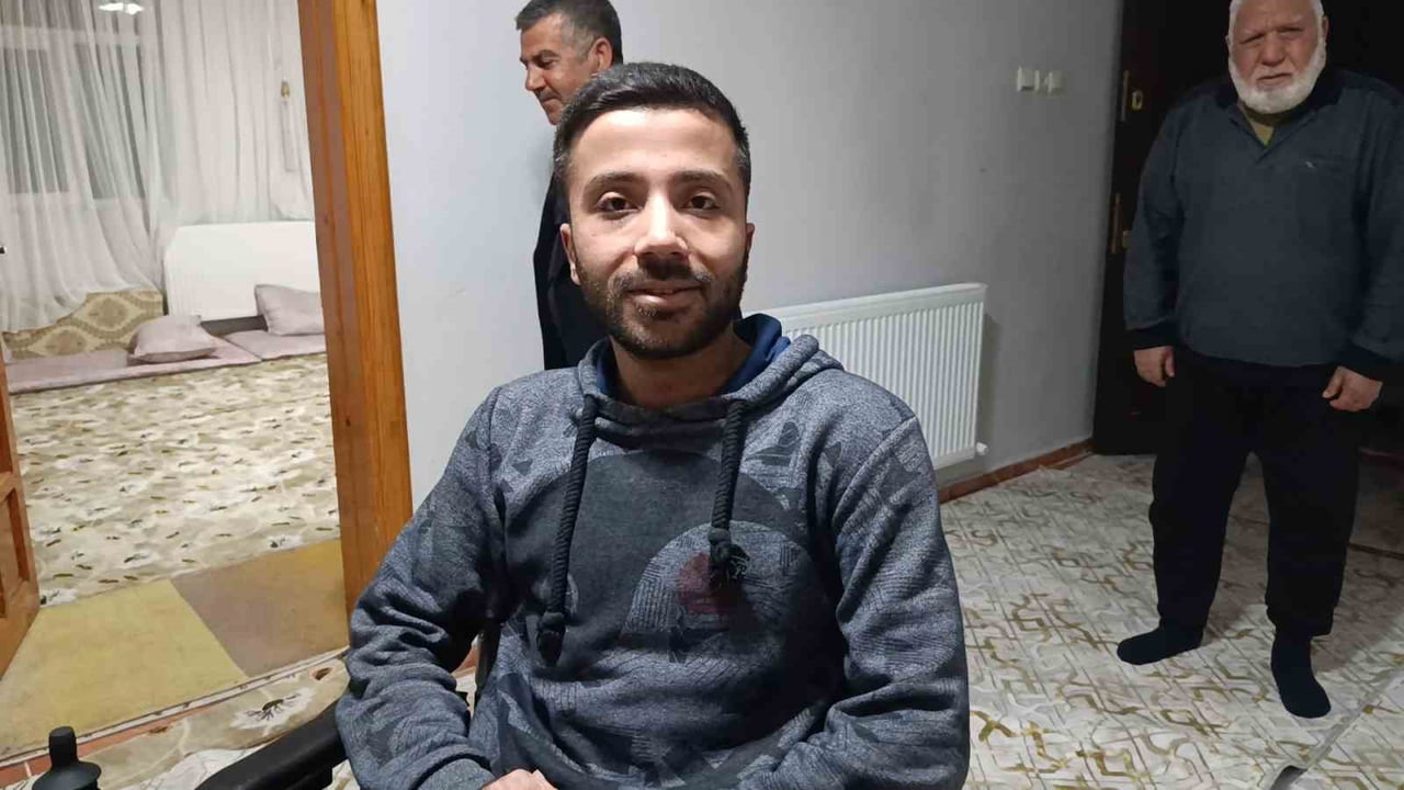 ANKARA'DA GÖREVLİ POLİS MEMURU MUSTAFA ŞAHİN, ŞANLIURFA'NIN HALİLİYE İLÇESİNDE YAŞAYAN ORTOPEDİK...