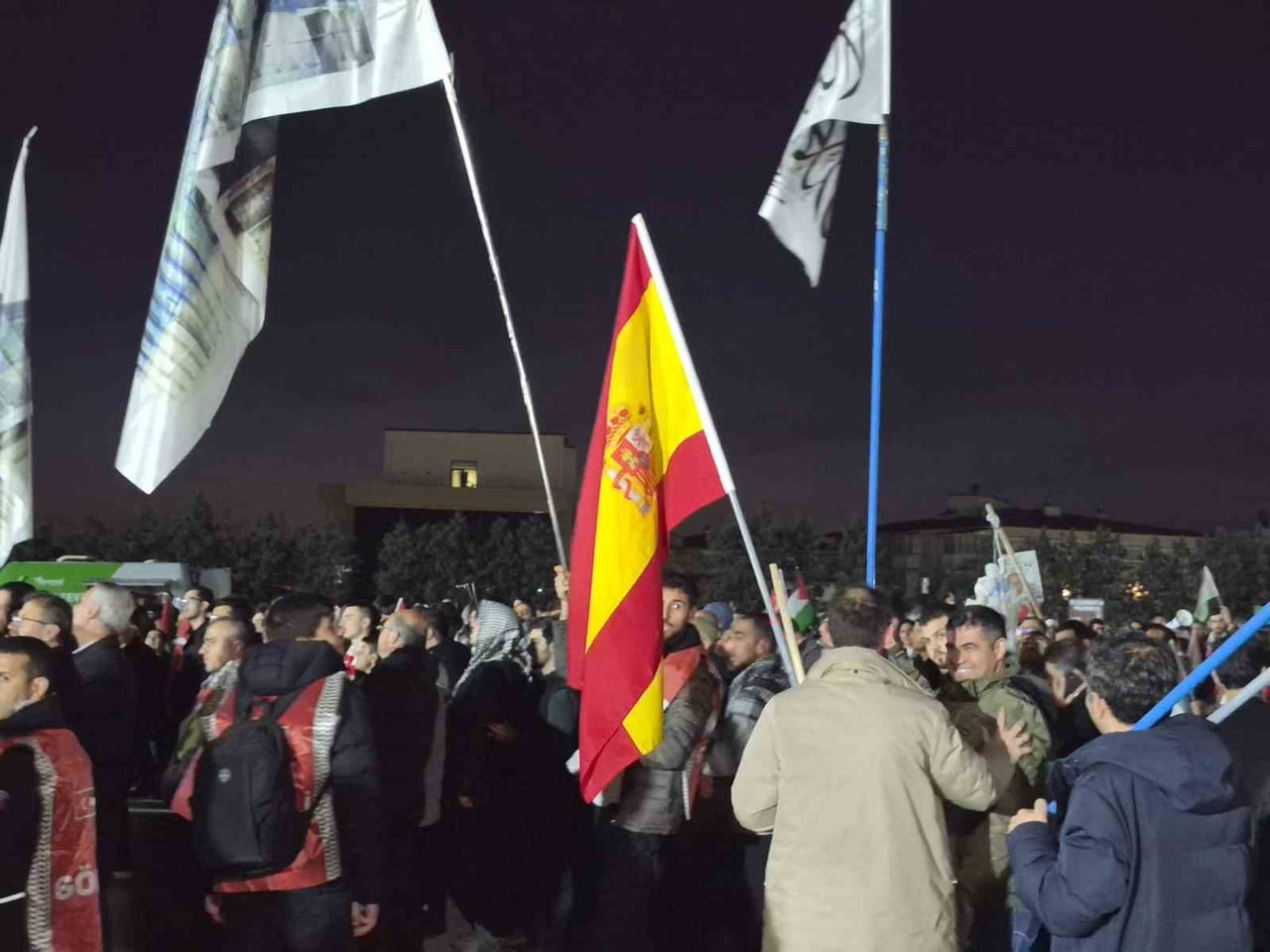 ANKARA FİLİSTİN DAYANIŞMA PLATFORMU MESCİD-İ AKSA'NIN İBADETE KAPATIPMASINI PROTESTO ETMEK İÇİN...