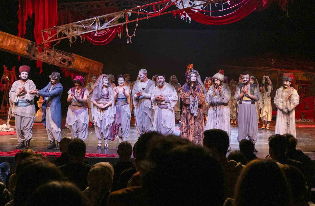 ANTALYA BÜYÜKŞEHİR BELEDİYESİ ANTALYA ŞEHİR TİYATROLARI (AŞT) 27 MART DÜNYA TİYATRO GÜNÜ’NÜ ÜÇ...