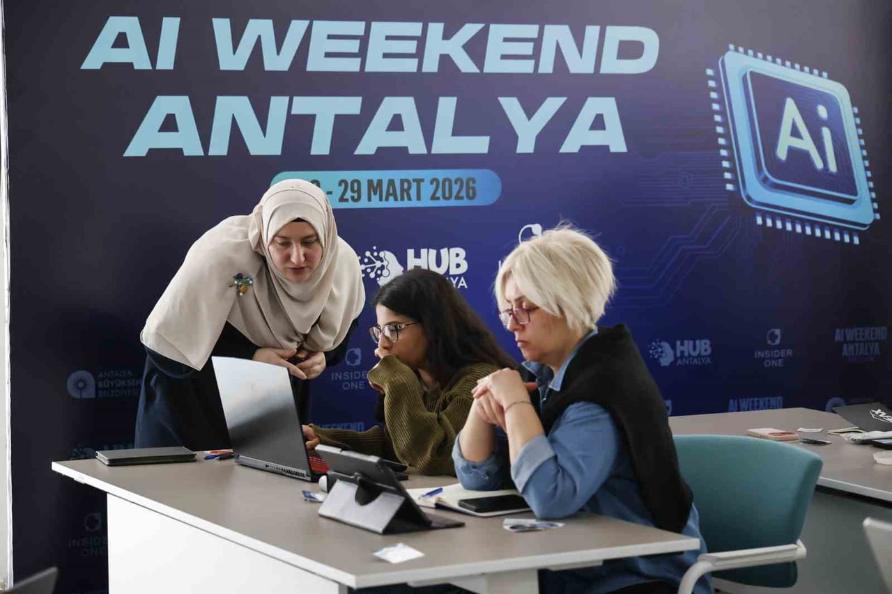 ANTALYA BÜYÜKŞEHİR BELEDİYESİ "AI WEEKEND ANTALYA 2026" ETKİNLİĞİYLE GENÇLERİ YAPAY ZEKAYLA...