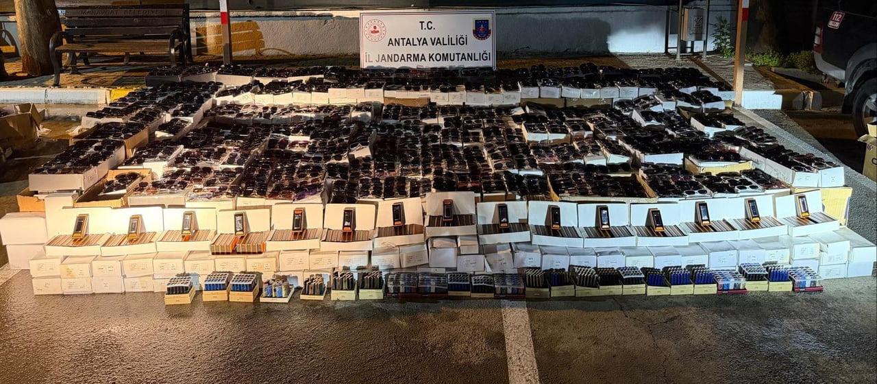 ANTALYA’NIN MANAVGAT İLÇESİNDE JANDARMA EKİPLERİNCE DÜZENLENEN KAÇAKÇILIK OPERASYONUNDA PİYASA...