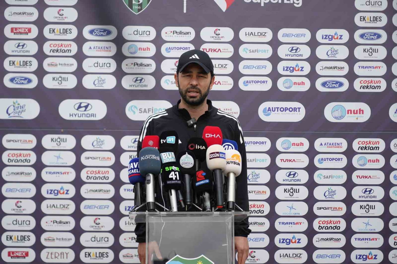 ANTRENMAN ÖNCESİ KÖRFEZ EKİBİNİN TEKNİK DİREKTÖRÜ SELÇUK İNAN, TAKIMIN SON DURUMU, SAKAT OYUNCULAR...