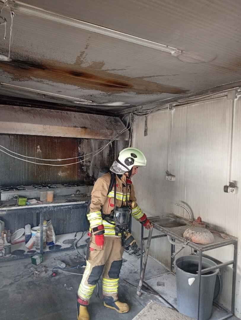 ASA DEFNE'DE İŞ YERİ ALEVLERE TESLİM OLDU (FOTOĞRAFLI) CEMAL KILINÇ HATAY (İHA) - HATAY’DA...