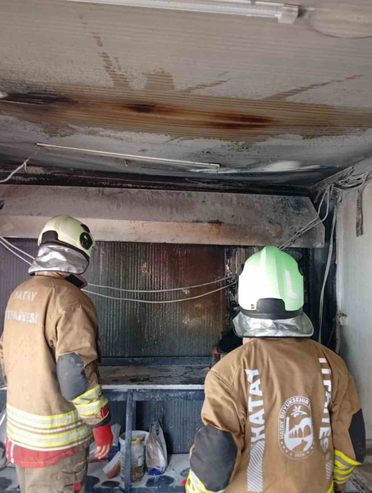 ASA DEFNE'DE İŞ YERİ ALEVLERE TESLİM OLDU (FOTOĞRAFLI) CEMAL KILINÇ HATAY (İHA) - HATAY’DA...