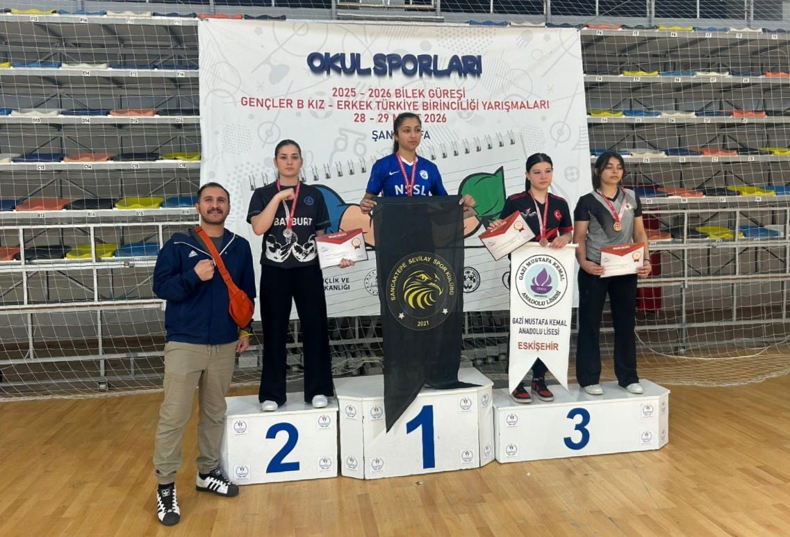 AYBURTLU ÖĞRENCİLER BİLEK GÜREŞİNDE TÜRKİYE DERECELERİ ELDE ETTİ