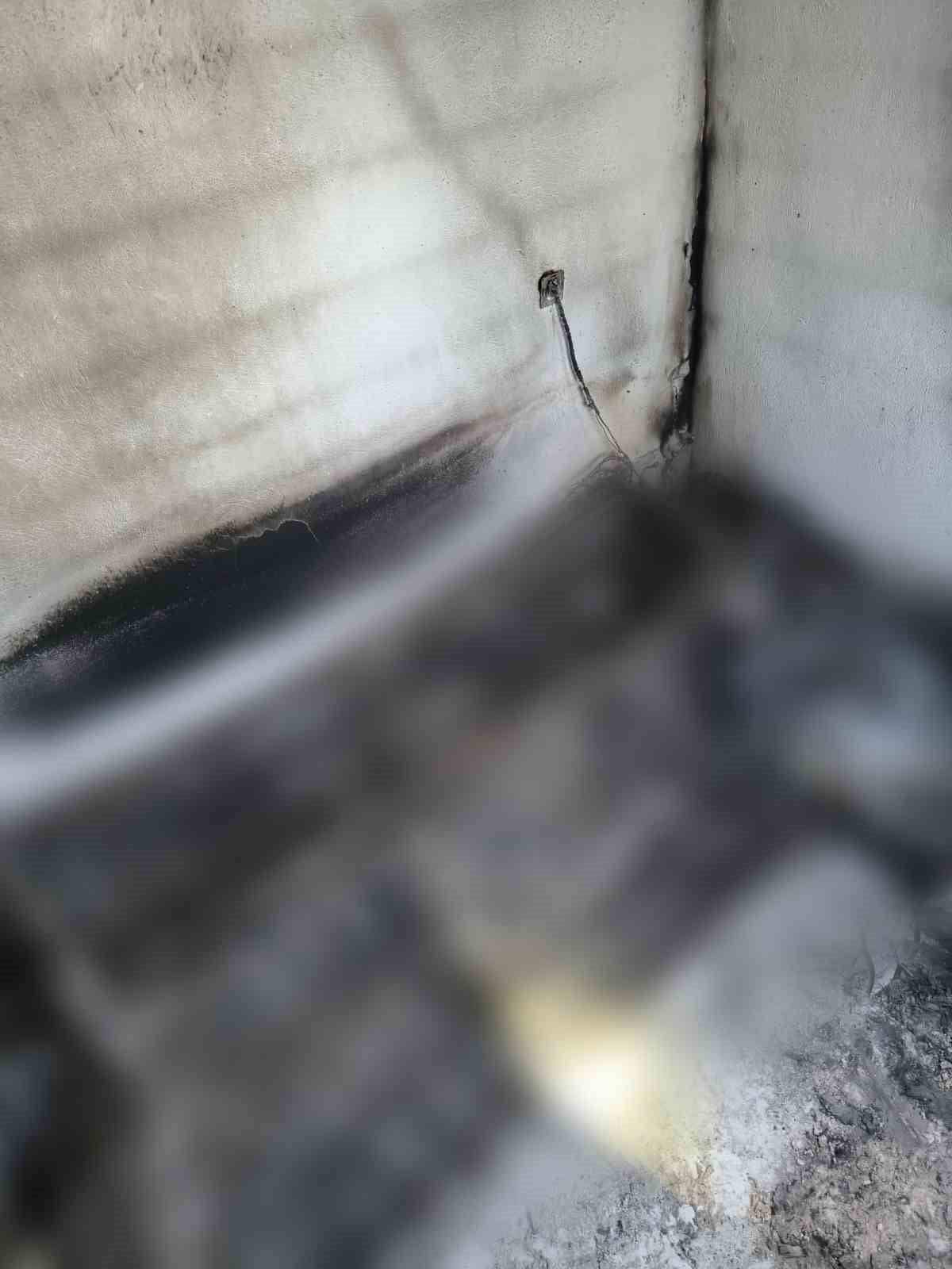 AYDIN'IN ÇİNE İLÇESİNDE İDDİAYA GÖRE ELEKTRİKLİ BATTANİYEDEN ÇIKAN YANGINDA YAŞLI KADIN HAYATINI...