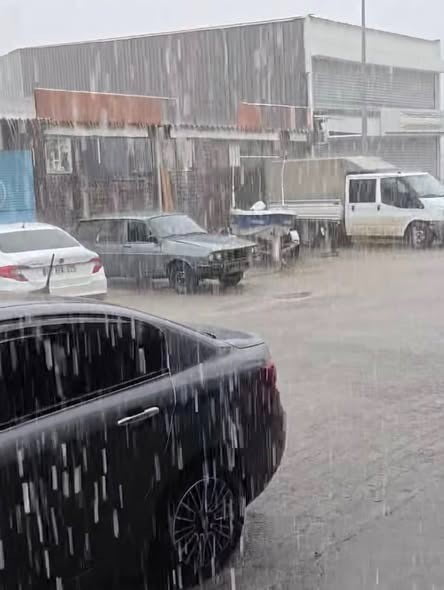 AYDIN'IN DİDİM İLÇESİNDE ETKİLİ OLAN ŞİDDETLİ YAĞIŞ DOLAYISIYLA EV VE İŞYERLERİ SU ALTINDA...