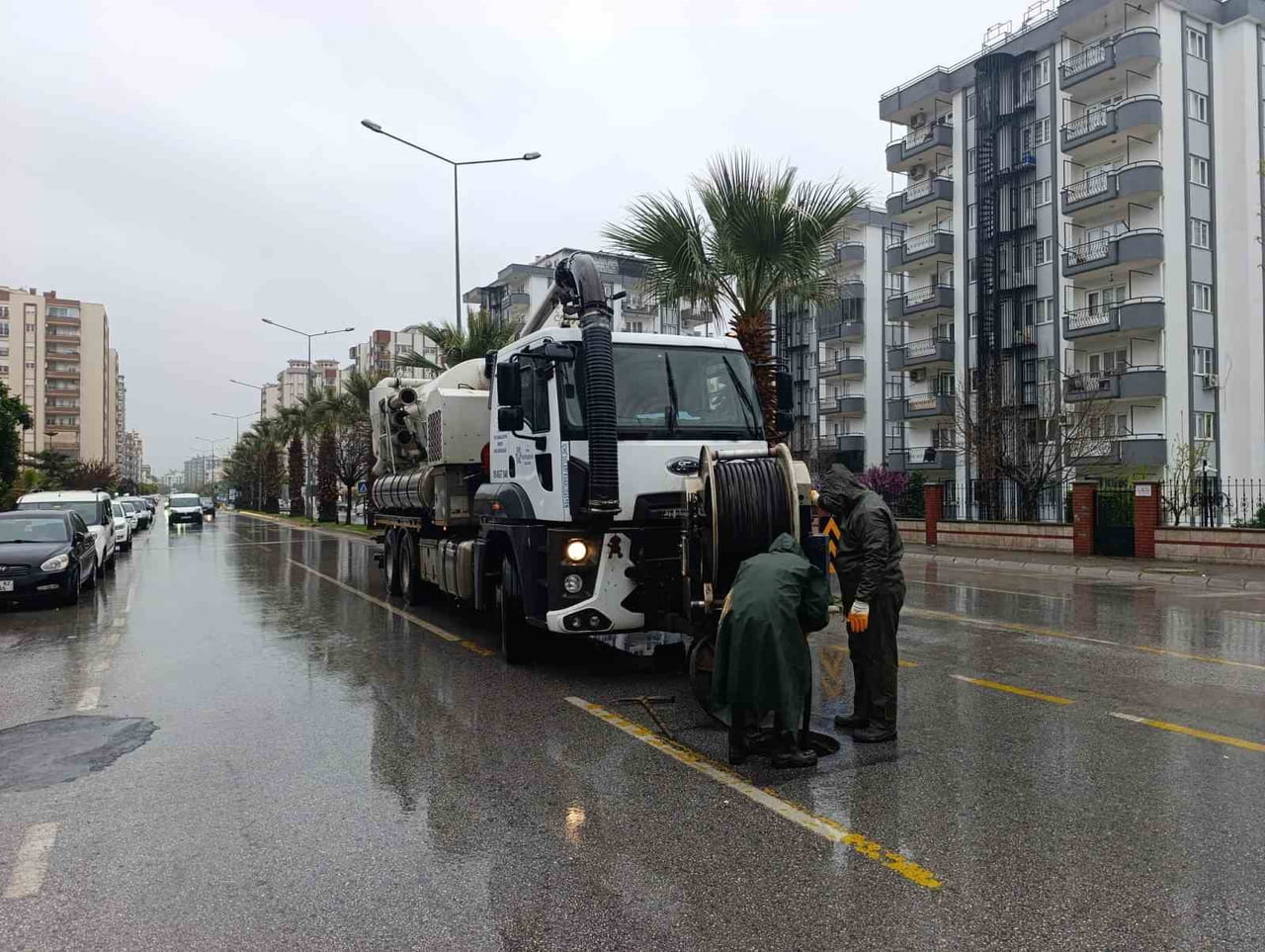 AYDIN’DA ETKİLİ OLAN SAĞANAK YAĞIŞLA BİRLİKTE AYDIN BÜYÜKŞEHİR BELEDİYESİ VE ASKİ EKİPLERİ SAHADA...