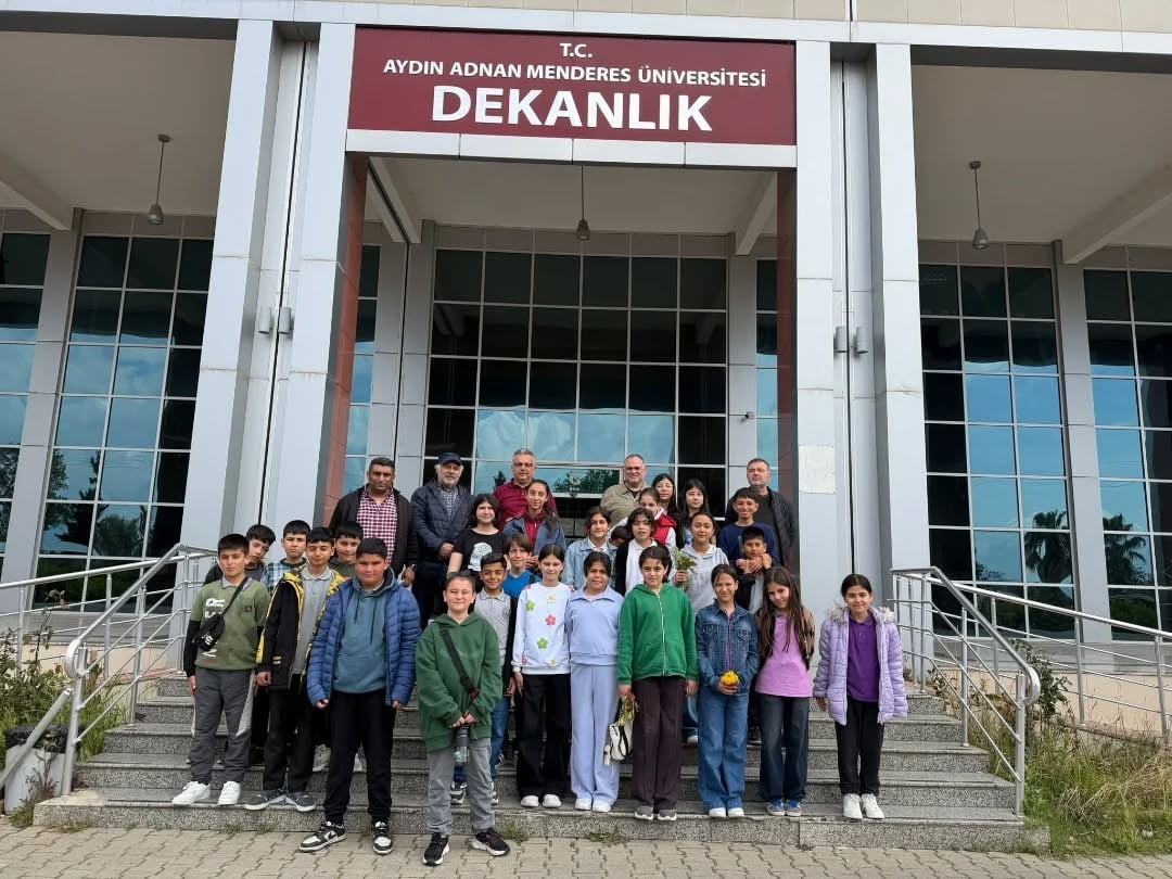 AYDIN’IN YENİPAZAR İLÇESİNDE YÜRÜTÜLEN 'BİTKİ EVİ PROJESİ' KAPSAMINDA ORTAOKUL ÖĞRENCİLERİ, DOĞAYI...