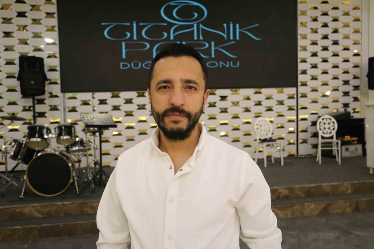 BAĞLAR İLÇESİNDE DÜĞÜN SALONU İŞLETMECİSİ VE SES SANATÇISI AZAD İÇLİ, RAMAZAN AYININ VE RAMAZAN...