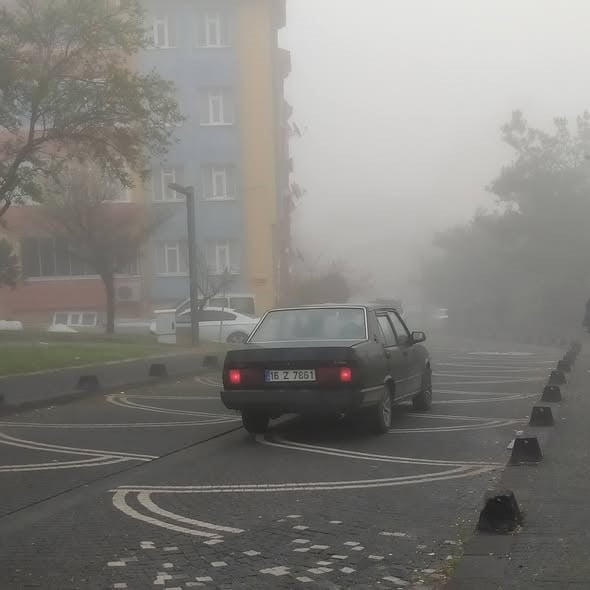 BALIKESİR’DE YOĞUN SİS ETKİLİ OLUYOR