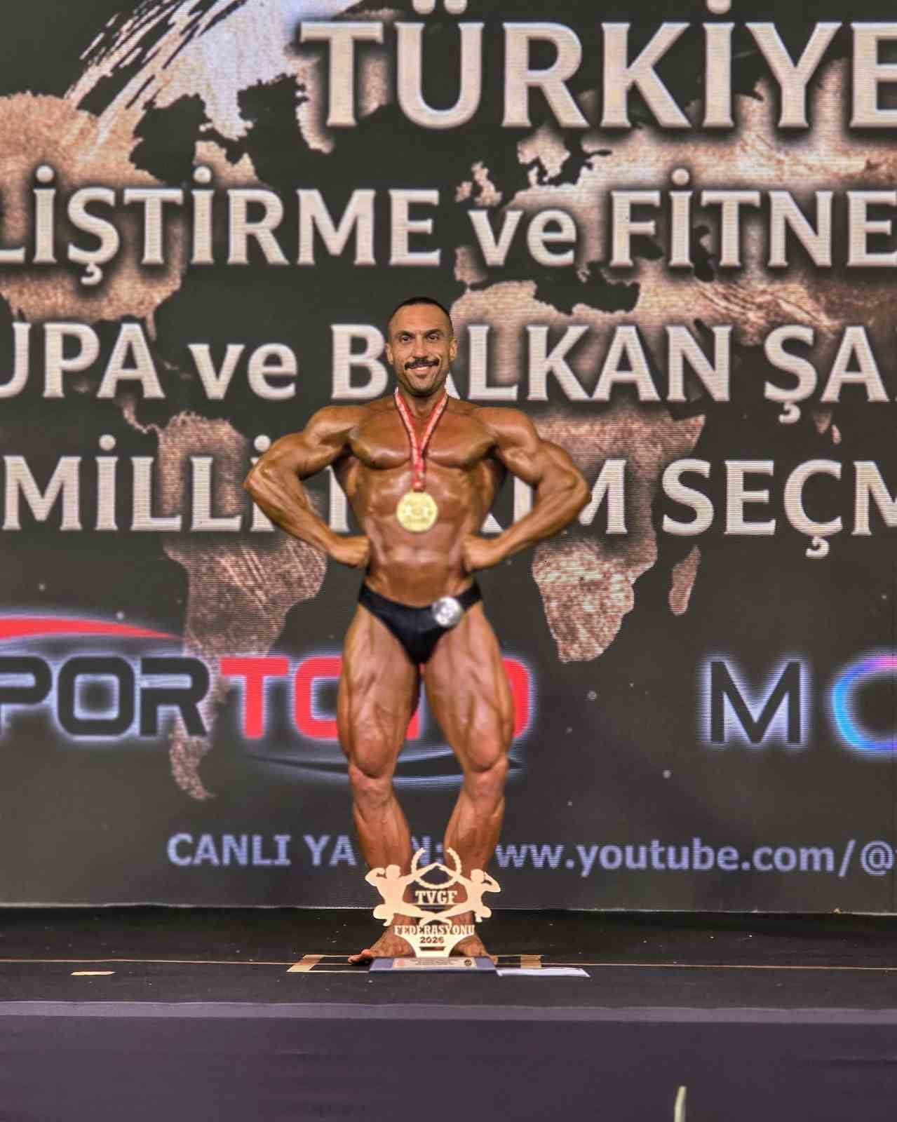 BALIKESİR’İN AYVALIK İLÇESİNİN YETİŞTİRDİĞİ VÜCUT GELİŞTİRME SPORCUSU FATİH SEVİNMİŞ, TÜRKİYE...