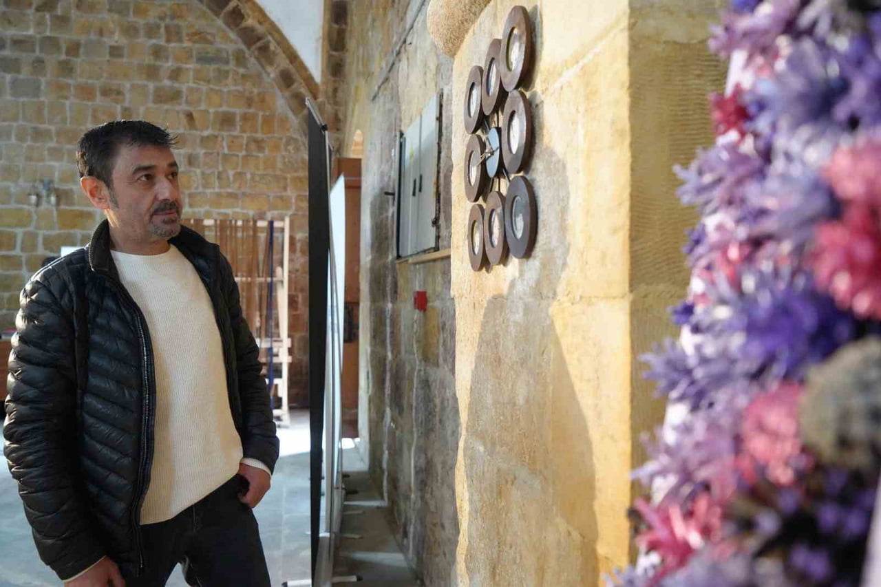 BAYBURT’TA GERİ DÖNÜŞÜM MALZEMELERİ KADIN ELİYLE SANATA DÖNÜŞTÜ