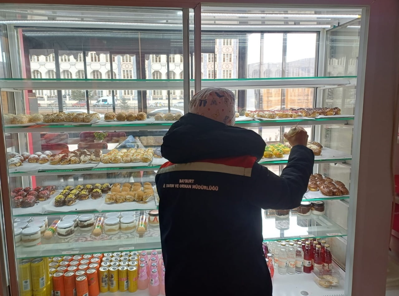 BAYBURT’TA GIDA VE YEM İŞLETMELERİNDE DENETİMLER SÜRÜYOR