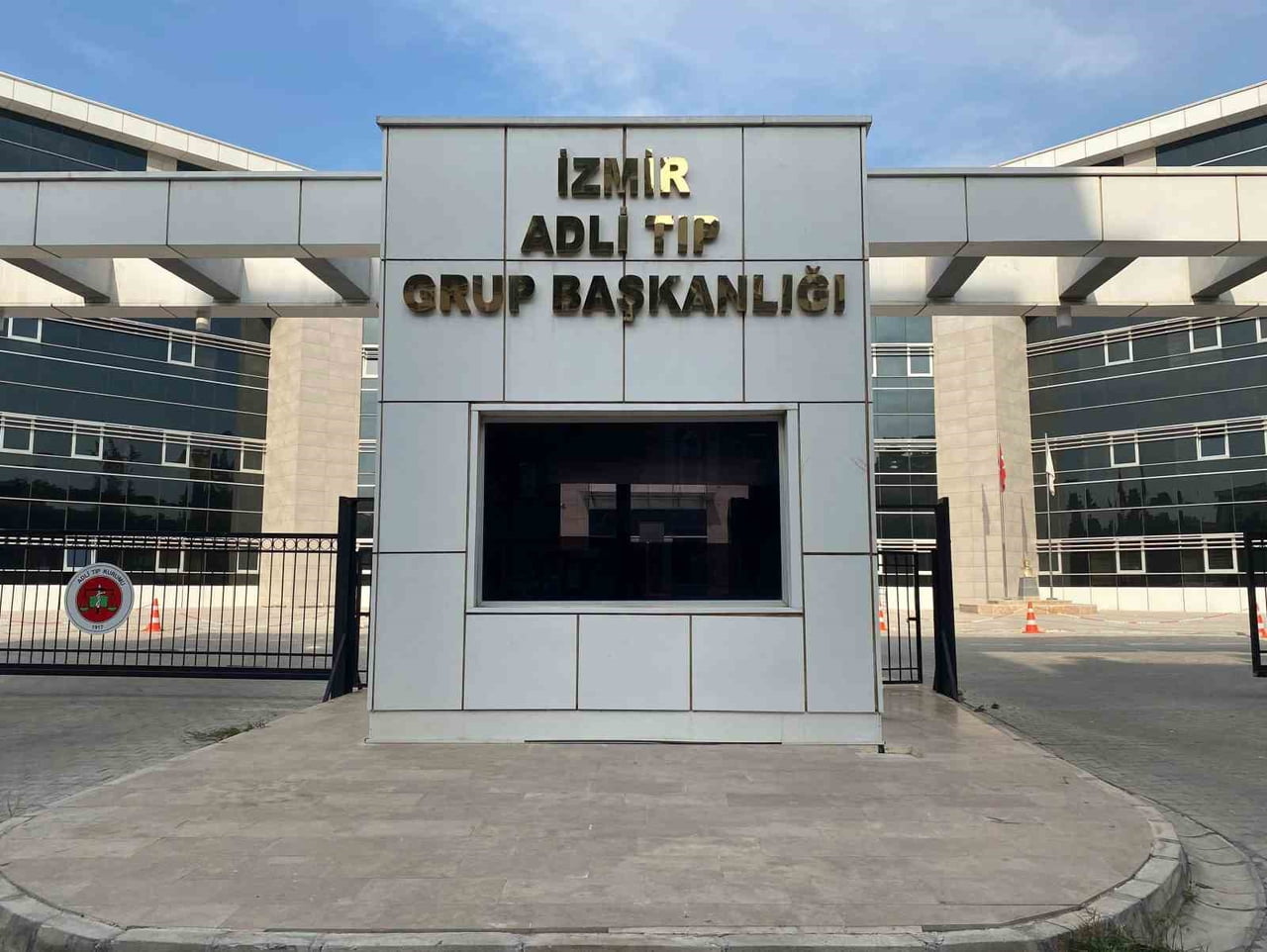 BEBEĞİN CANSIZ BEDENİ, KESİN ÖLÜM NEDENİNİN BELİRLENMESİ VE OTOPSİ İŞLEMLERİ İÇİN İZMİR ADLİ TIP...