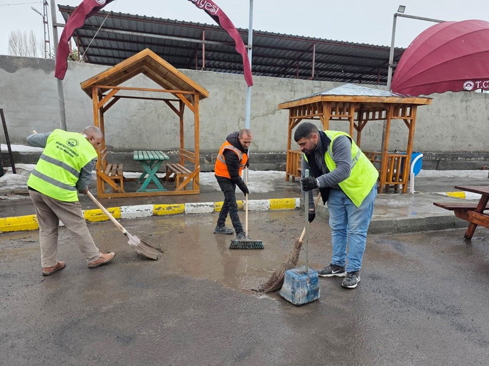 BELEDİYE EKİPLERİ’NİN KAR MOLASI SONA ERDİ, BAHAR TEMİZLİĞİ YENİDEN BAŞLADI. (OLGUN...