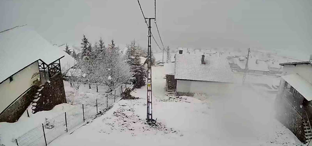 BEYPAZARI'NIN YÜKSEK KESİMLERİNE KAR YAĞDI, YAĞIŞIN ETKİSİYLE SÜVARİ ÇAYI’NIN SU SEVİYESİ...