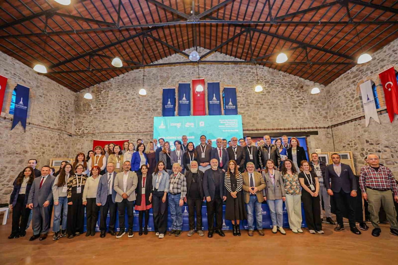 BİLİM İNSANLARI KÖRFEZ'İN GELECEĞİNİ KONUŞTU