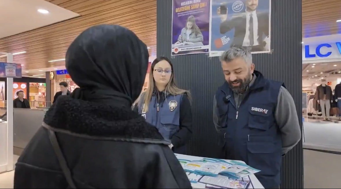 BİNGÖL’DE SİBER SUÇLARA KARŞI BİLGİLENDİRME ÇALIŞMASI YAPILDI