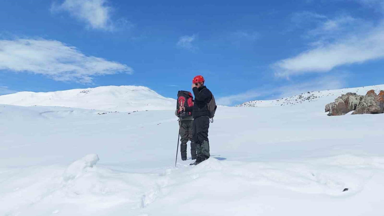 BİTLİS’İN SİMGELERİNDEN BİRİ OLAN SÜPHAN DAĞI, BU HAFTA SONU DOĞA TUTKUNLARININ KEYİFLİ...