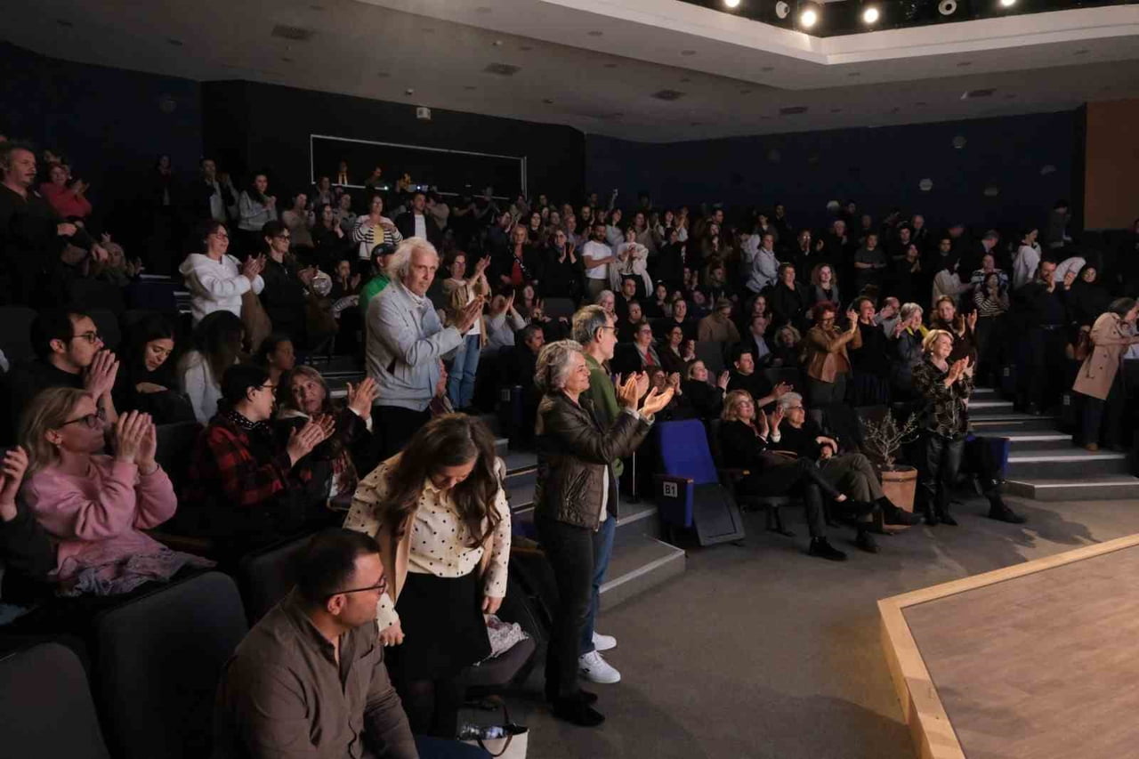 BODRUM BELEDİYESİ ŞEHİR TİYATROSU, 27 MART DÜNYA TİYATRO GÜNÜ KAPSAMINDA FİRUZE ENGİN’İN KALEME...