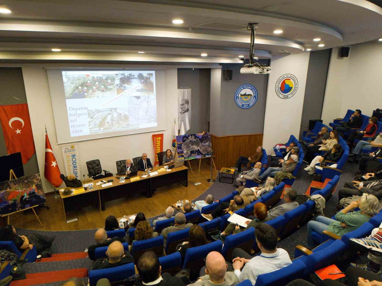 BODRUM’DA DÜZENLENEN 'BODRUM YARIMADASI’NIN ÇEVRESEL VE YAPISAL GELECEĞİ' SEMPOZYUMUNDA; ULAŞIM...