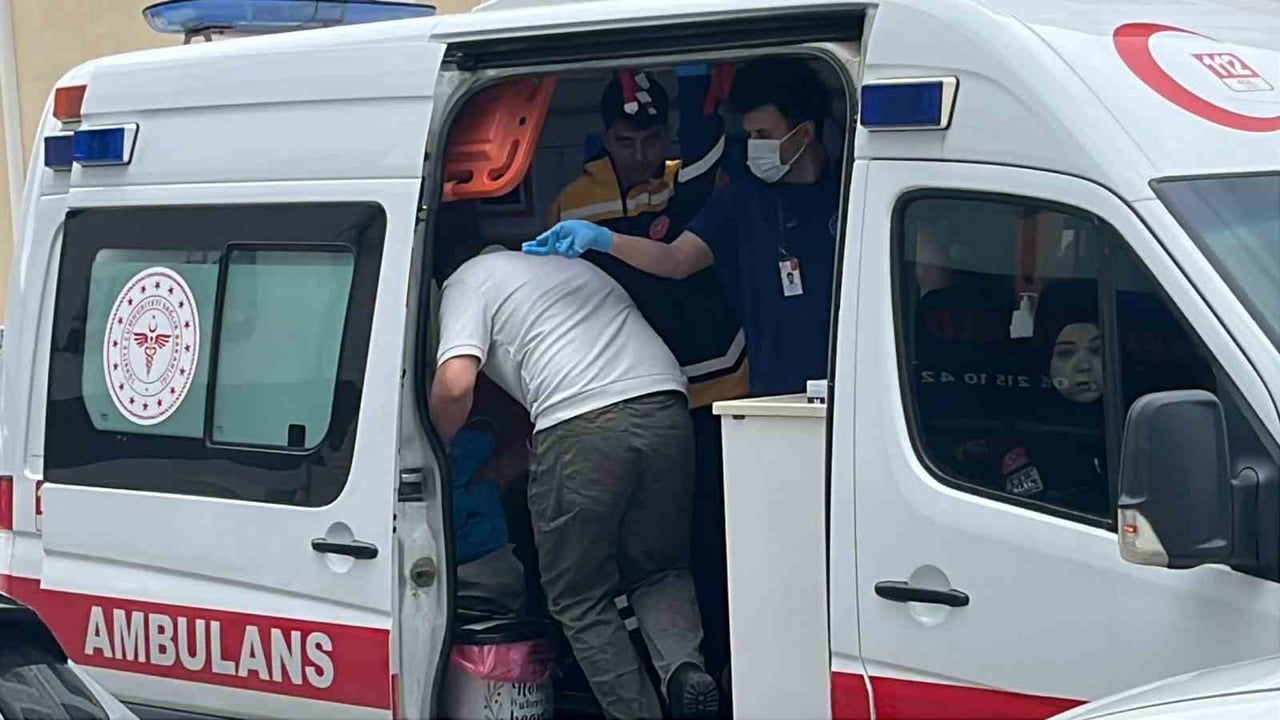 BOLU’DA ELEKTRİKLİ BİSİKLET SÜRÜCÜSÜ DENGESİNİ KAYBETMESİ SONUCU YERE DÜŞEREK...