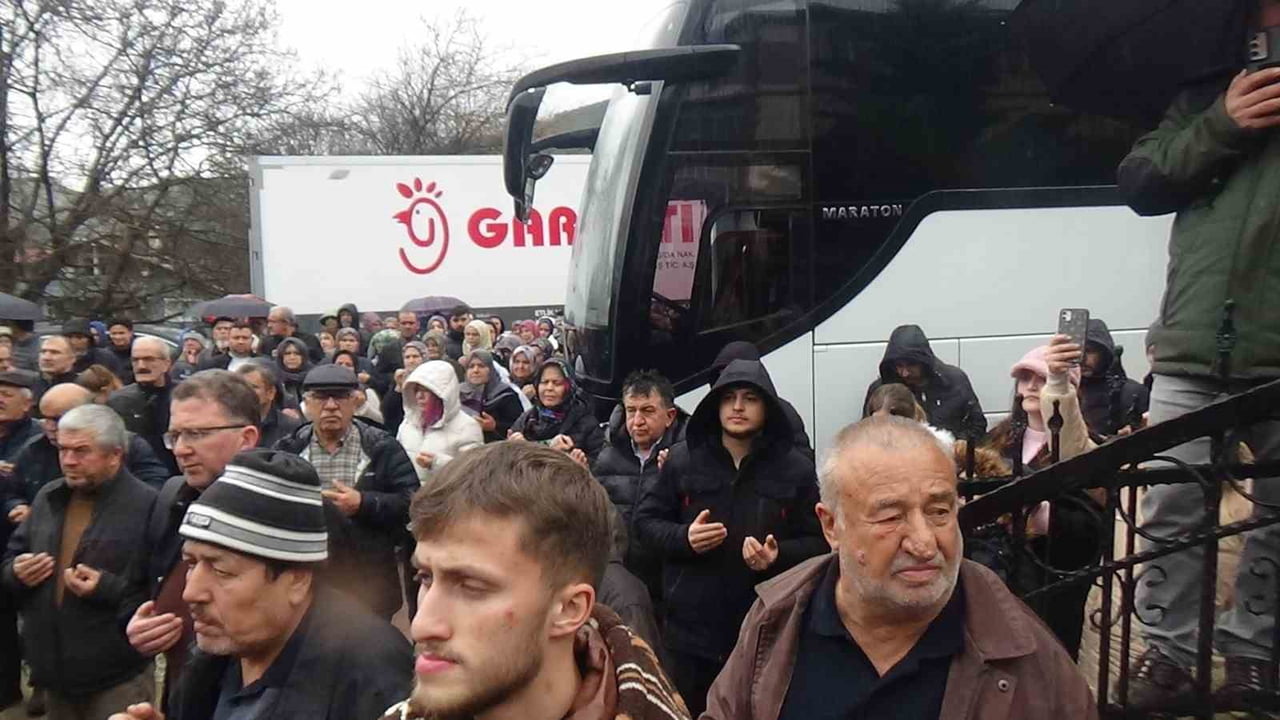 BOLU’NUN MUDURNU İLÇESİNDE, ŞEVVAL AYINDA UMRE İBADETİNİ YERİNE GETİRMEK ÜZERE YOLA ÇIKAN 37...