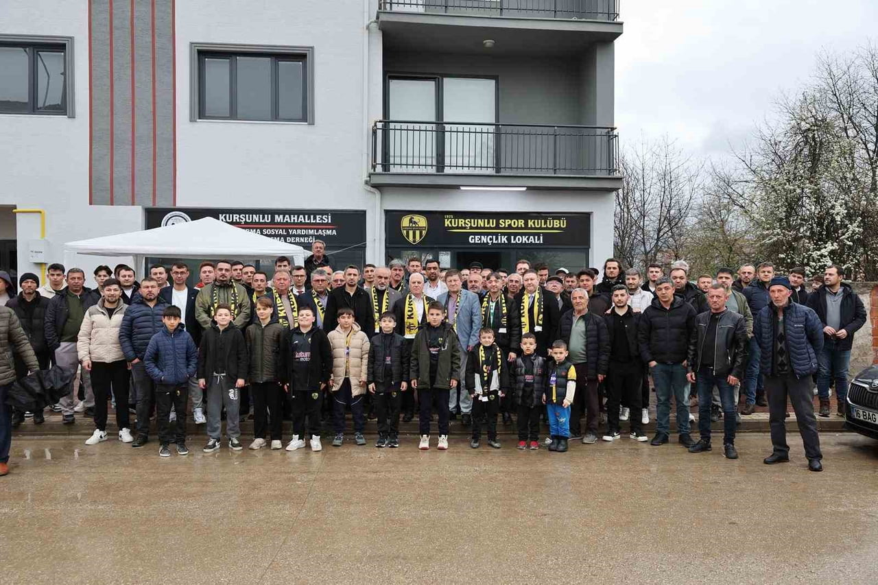 BURSA BÜYÜKŞEHİR BELEDİYE BAŞKANI MUSTAFA BOZBEY, İNEGÖL KURŞUNLU SPOR KULÜBÜ’NÜ ZİYARET EDEREK...