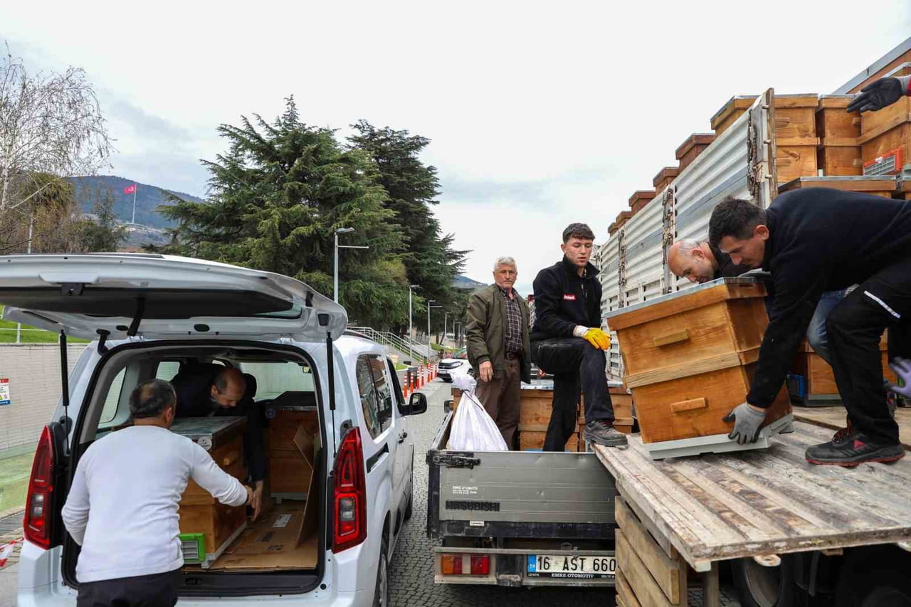 BURSA BÜYÜKŞEHİR BELEDİYESİ, KIRSAL KALKINMAYI DESTEKLEME ÇALIŞMALARI KAPSAMINDA ÜRETİCİLERİN HEM...