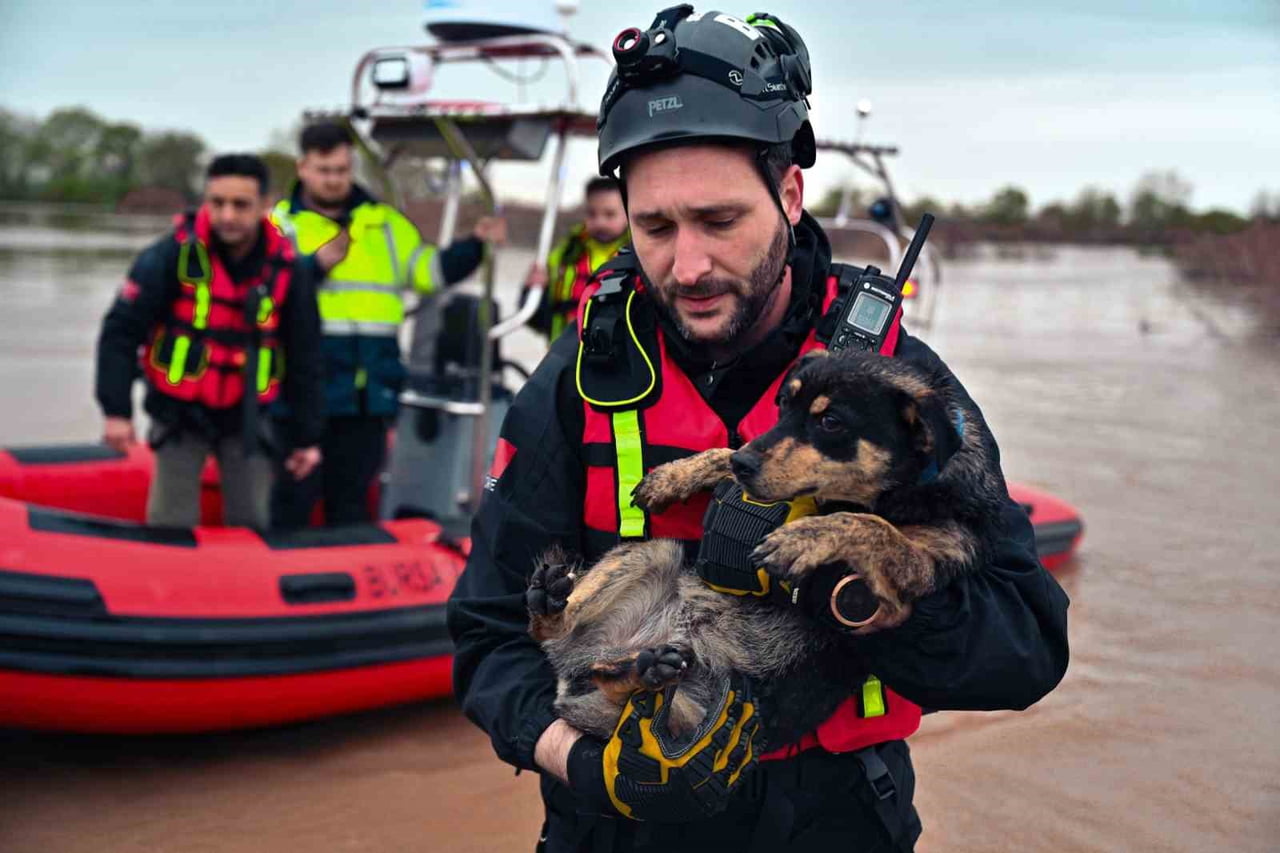 BURSA’NIN KARACABEY İLÇESİNDE MEYDANA GELEN SU TAŞKININA MÜDAHALE EDEN BURSA BÜYÜKŞEHİR BELEDİYESİ...