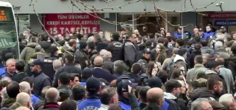 ÇANKAYA BELEDİYE BAŞKANI HÜSEYİN CAN GÜNER'İN, BELEDİYE BİNASI ÖNÜNDE YAPTIĞI AÇIKLAMA SIRASINDA...