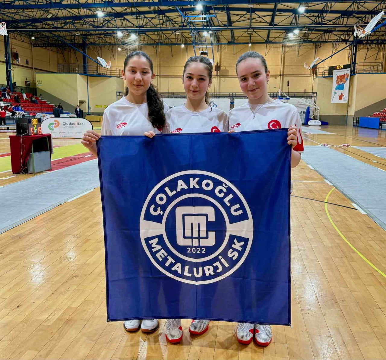 ÇOLAKOĞLU METALURJİ, 80. YILINI GERİDE BIRAKIRKEN ÇOLAKOĞLU METALURJİ SPOR KULÜBÜ ÇATISI ALTINDA...