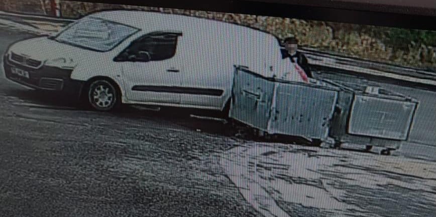 ÇÖPÜN DÖKÜLME ANI