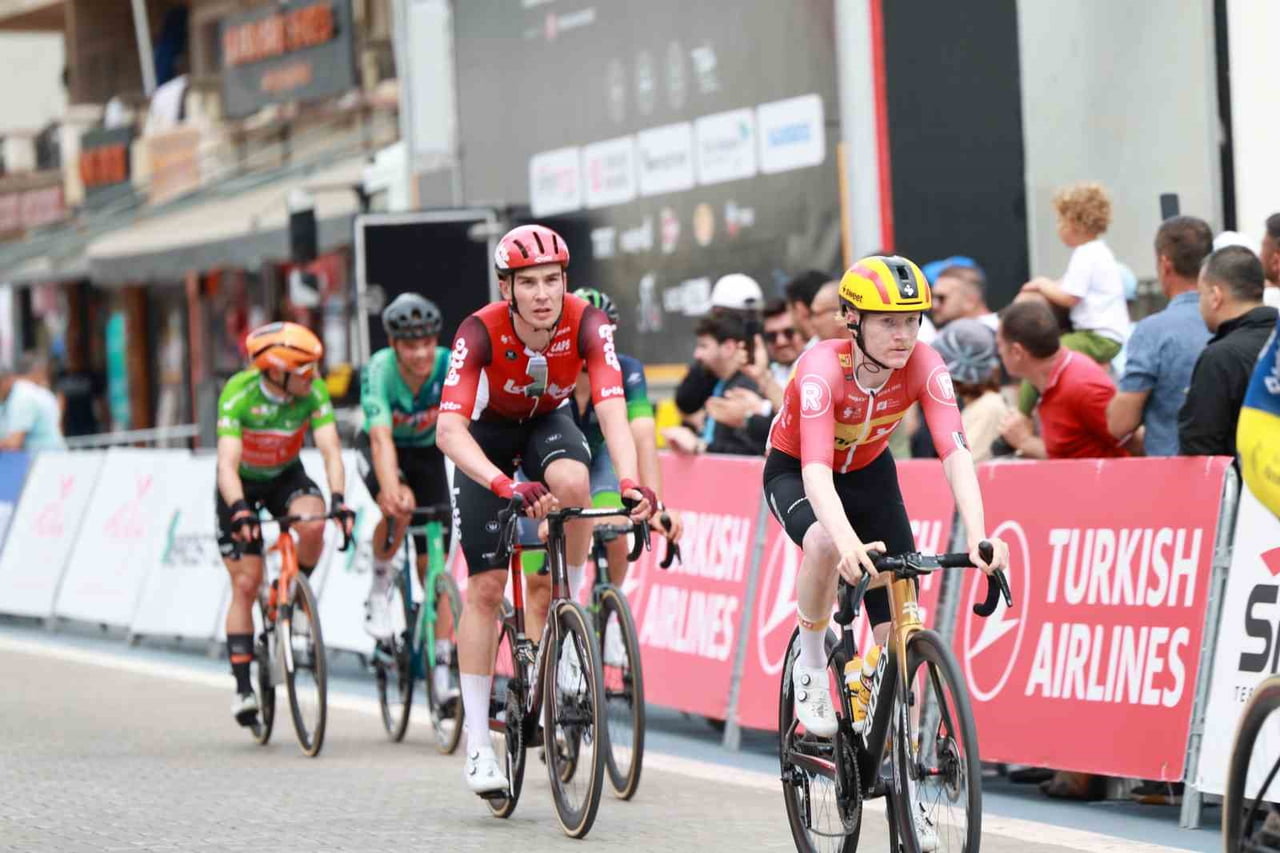 CUMHURBAŞKANLIĞI TÜRKİYE BİSİKLET TURU’NDA BİSİKLETÇİLER PEDAL ÇEVİRMEYE HAZIRLANIRKEN...