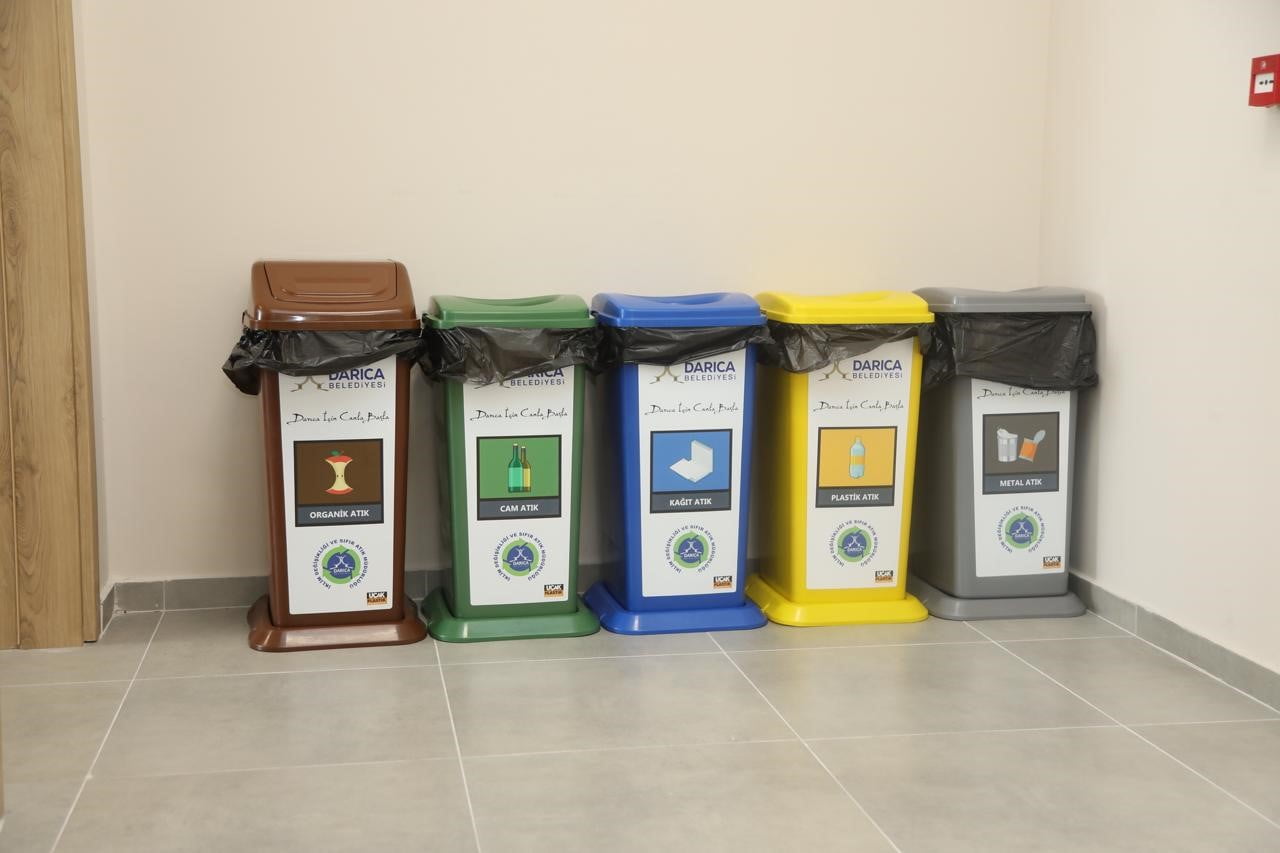 DARICA BELEDİYESİ TARAFINDAN YENİ HİZMET BİNASI VE İLÇEDEKİ DİĞER KAMU KURUMLARINDA "SIFIR ATIK...
