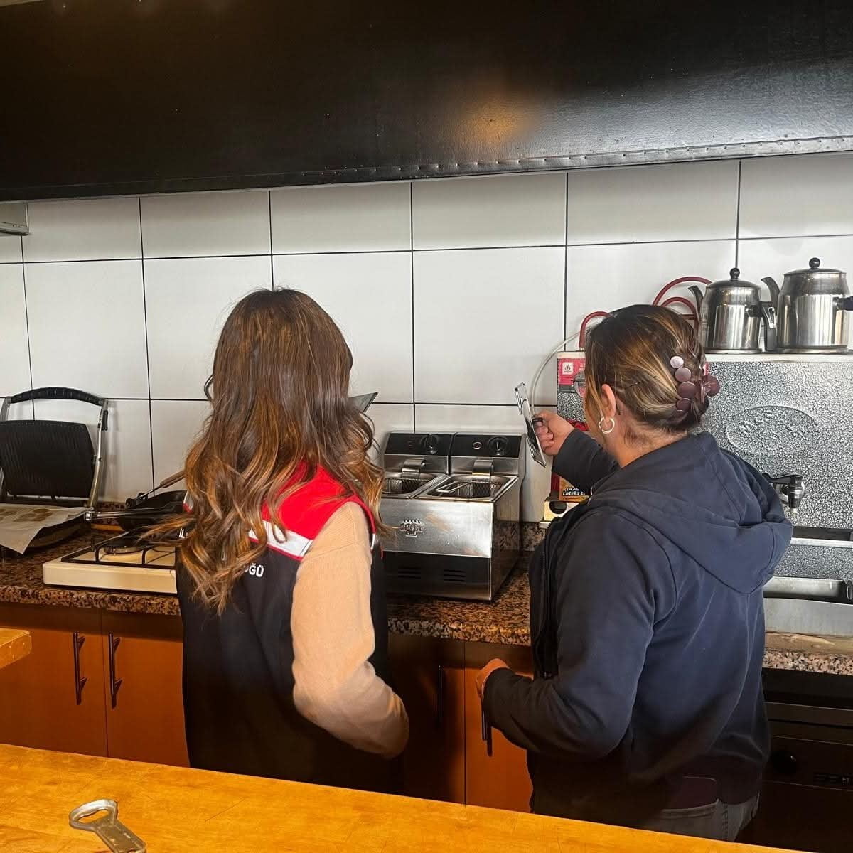 DENETİMLERDE, ÜRETİMDEN TÜKETİME KADAR TÜM AŞAMALAR TİTİZLİKLE KONTROL EDİLİYOR.