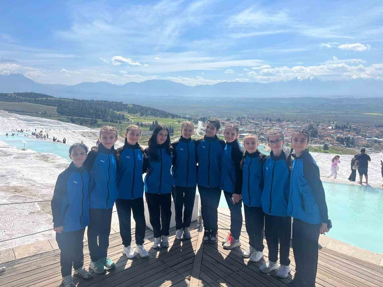 DENİZLİ’DE DÜZENLENEN OKUL SPORLARI HALK OYUNLARI GRUP ŞAMPİYONASI’NDA BÜYÜK BİR BAŞARIYA İMZA...